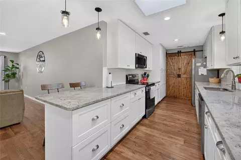 Kitchen - 2145 SE 38th St, Ocala, FL 34480 photo 2 of 5