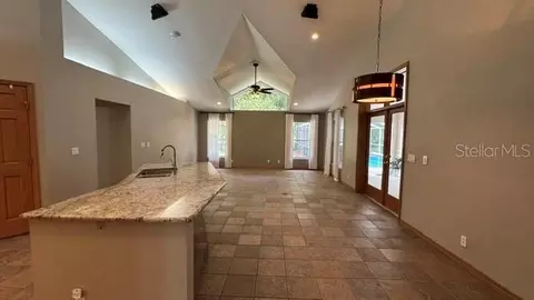 Living - 808 SE 36th Ln, Ocala, FL 34471 photo 2 of 7