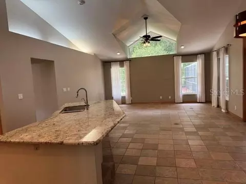 Living - 808 SE 36th Ln, Ocala, FL 34471 photo 3 of 7