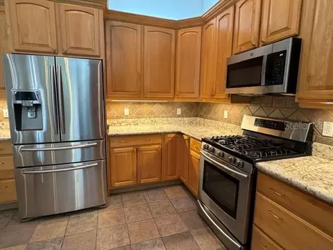 Kitchen - 808 SE 36th Ln, Ocala, FL 34471 photo 4 of 7