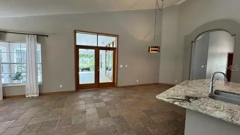 Living - 808 SE 36th Ln, Ocala, FL 34471 photo 5 of 7