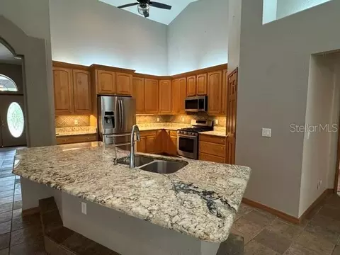 Kitchen - 808 SE 36th Ln, Ocala, FL 34471 photo 3 of 7