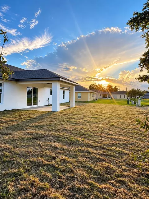 Exterior - 115 Juniper Cir, Ocala, FL 34480 photo 5 of 6
