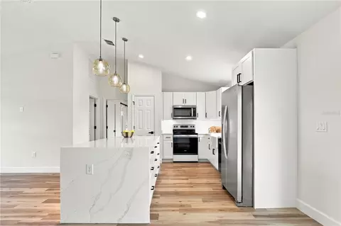 Kitchen - 115 Juniper Cir, Ocala, FL 34480 photo 6 of 7