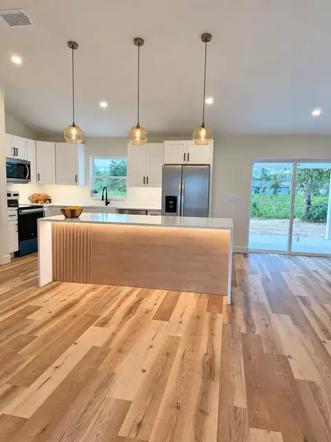 Kitchen - 115 Juniper Cir, Ocala, FL 34480 photo 1 of 7