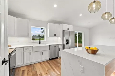 Kitchen - 115 Juniper Cir, Ocala, FL 34480 photo 5 of 7