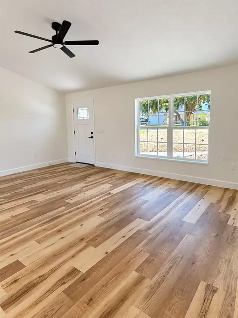 Living - 115 Juniper Cir, Ocala, FL 34480 photo 4 of 4