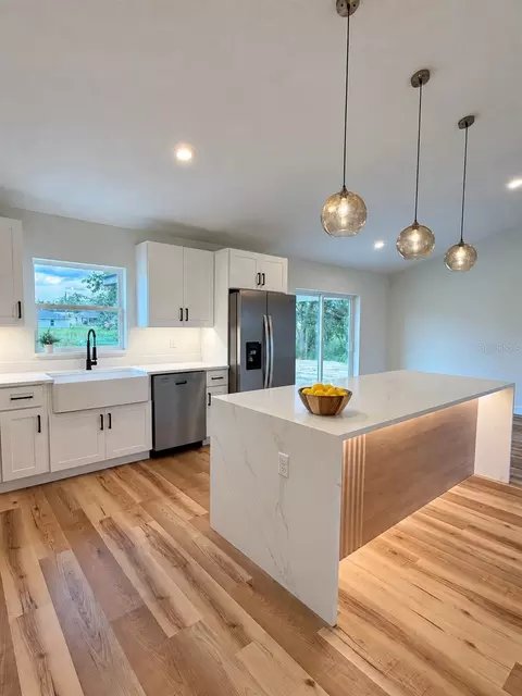 Kitchen - 115 Juniper Cir, Ocala, FL 34480 photo 2 of 7