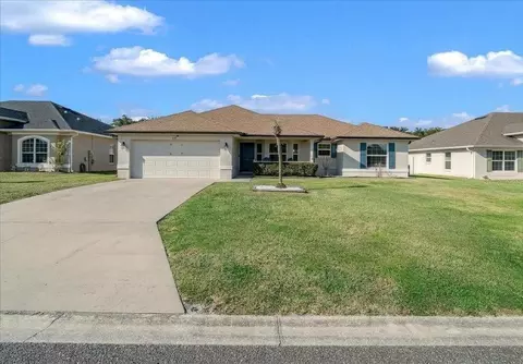 Exterior - 4013 SE 98th Pl, Belleview, FL 34420 photo 2 of 18