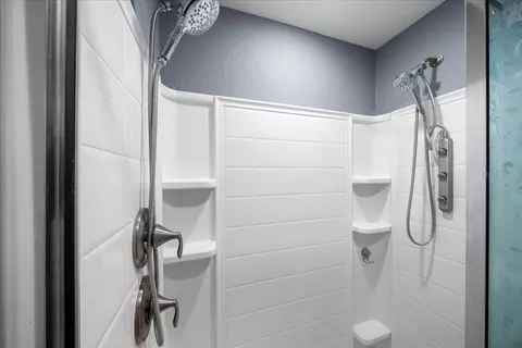 Bath - 4013 SE 98th Pl, Belleview, FL 34420 photo 2 of 5
