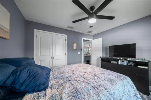Bedroom - 4013 SE 98th Pl, Belleview, FL 34420 photo 4 of 4