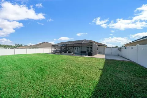 Exterior - 4013 SE 98th Pl, Belleview, FL 34420 photo 8 of 18