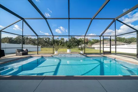 Exterior - 4013 SE 98th Pl, Belleview, FL 34420 photo 16 of 18