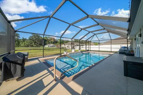 Exterior - 4013 SE 98th Pl, Belleview, FL 34420 photo 14 of 18