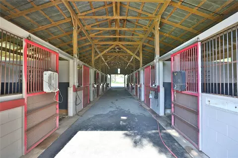 Entry Way - 13450 NW Gainesville Rd #OPTION 2, Reddick, FL 32686 photo 2 of 4