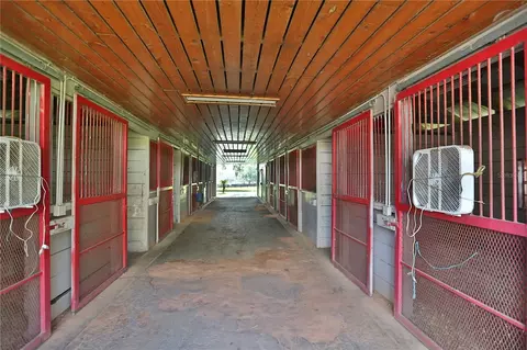 Entry Way - 13450 NW Gainesville Rd #OPTION 2, Reddick, FL 32686 photo 3 of 4