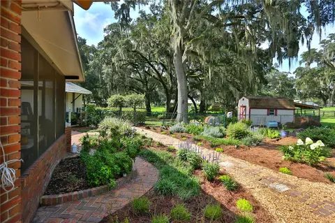 Exterior - 13450 NW Gainesville Rd #OPTION 2, Reddick, FL 32686 photo 11 of 17