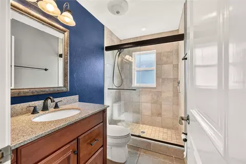 Bath - 2809 SE 36th St, Ocala, FL 34471 photo 2 of 3