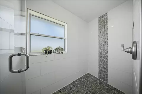 Bath - 6875 SE 11th Pl, Ocala, FL 34472 photo 3 of 5