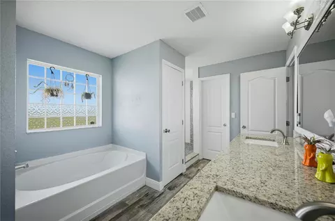 Bath - 6875 SE 11th Pl, Ocala, FL 34472 photo 2 of 5