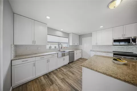 Kitchen - 6875 SE 11th Pl, Ocala, FL 34472 photo 2 of 4
