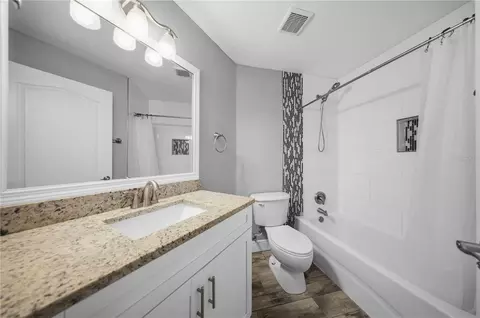 Bath - 6875 SE 11th Pl, Ocala, FL 34472 photo 5 of 5