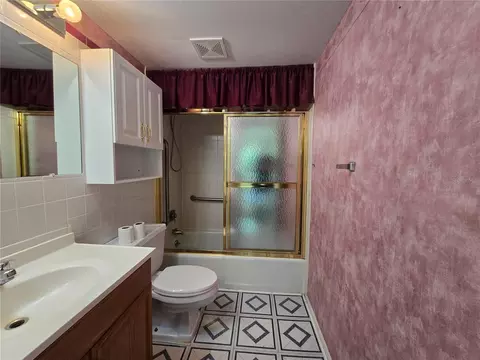 Bath - 606 Midway Dr #B, Ocala, FL 34472 photo 2 of 2