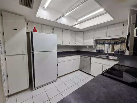 Kitchen - 606 Midway Dr #B, Ocala, FL 34472 photo 1 of 2