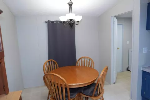 Dining - 12330 NE 77th Ct, Bronson, FL 32621 photo 3 of 3