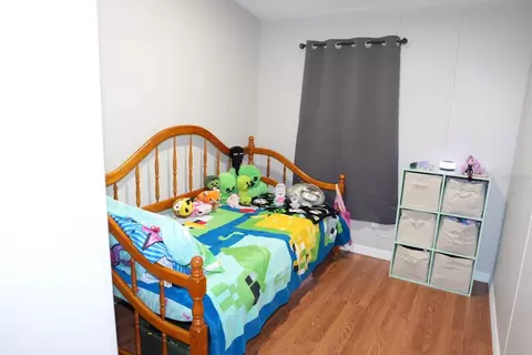 Bedroom - 12330 NE 77th Ct, Bronson, FL 32621 photo 4 of 6
