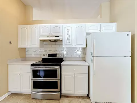 Kitchen - 8024 SW 62nd Ave, Ocala, FL 34476 photo 2 of 3