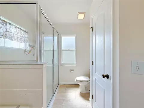 Bath - 8024 SW 62nd Ave, Ocala, FL 34476 photo 2 of 6