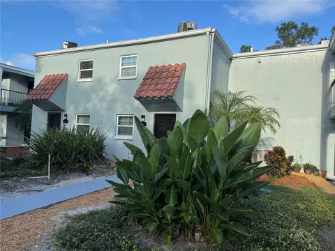 2884 Somerset Park Dr #2907, Tampa, FL 33613