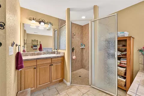Bath - 14115 NE 47th Ave, Anthony, FL 32617 photo 3 of 5