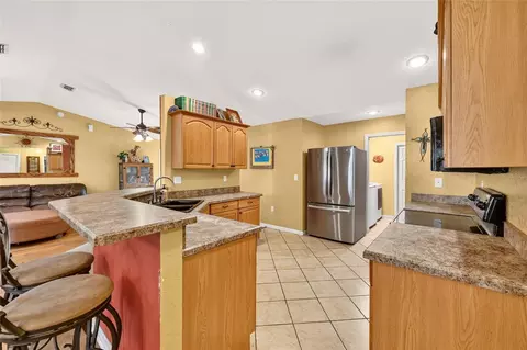 Kitchen - 14115 NE 47th Ave, Anthony, FL 32617 photo 1 of 2