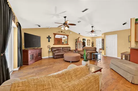 Living - 14115 NE 47th Ave, Anthony, FL 32617 photo 1 of 2