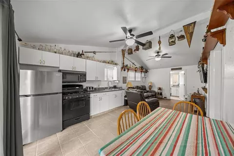 Kitchen - 8540 SW 73rd Ave, Ocala, FL 34476 photo 3 of 4