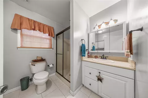 Bath - 8540 SW 73rd Ave, Ocala, FL 34476 photo 3 of 4