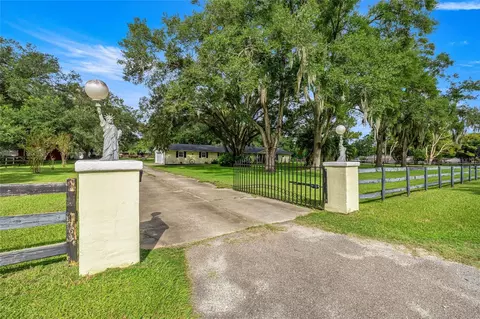 Exterior - 8540 SW 73rd Ave, Ocala, FL 34476 photo 3 of 32