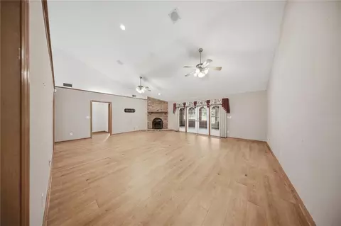 Living - 1815 SE 89th Ln, Ocala, FL 34480 photo 5 of 8