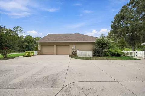 Exterior - 1815 SE 89th Ln, Ocala, FL 34480 photo 10 of 16
