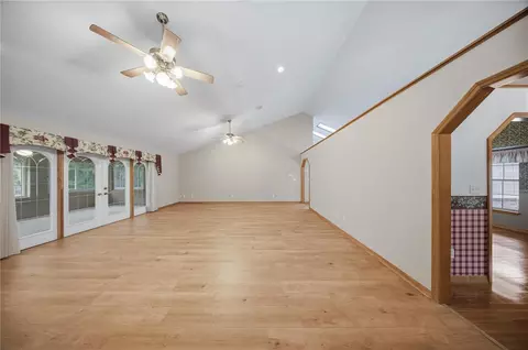 Living - 1815 SE 89th Ln, Ocala, FL 34480 photo 7 of 8