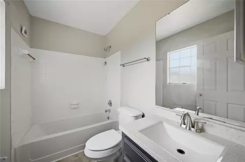 Bath - 24 Cedar Ter, Ocala, FL 34472 photo 1 of 2