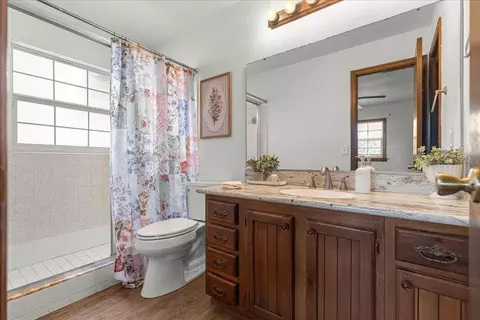 Bath - 5741 NE 4th Pl, Ocala, FL 34470 photo 2 of 3