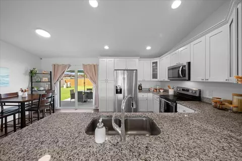 Kitchen - 36 Juniper Pass Way, Ocala, FL 34480 photo 4 of 5