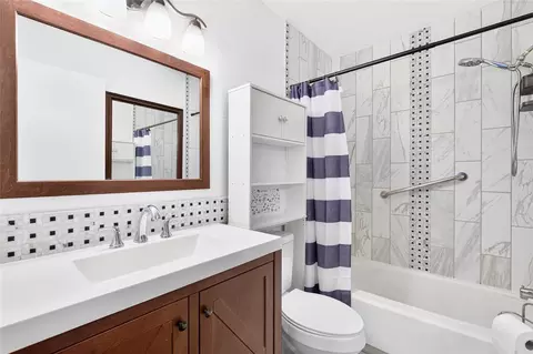 Bath - 12411 Brookside St, Spring Hill, FL 34609 photo 2 of 2