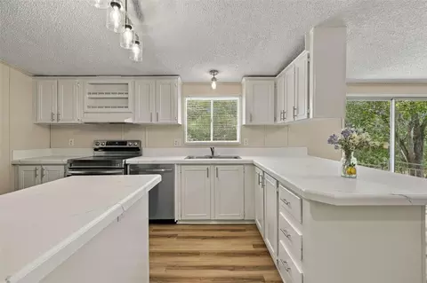 Kitchen - 293 E Shawna Ct, Hernando, FL 34442 photo 2 of 5