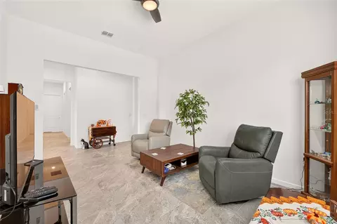 Living - 6046 SW 86th Cir, Ocala, FL 34481 photo 2 of 4