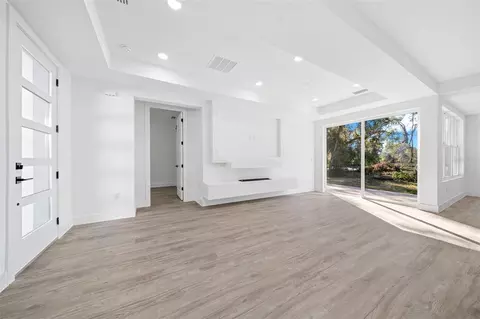 Living - 4 Oak Cir, Ocala, FL 34472 photo 6 of 6