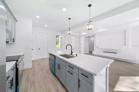 Kitchen - 4 Oak Cir, Ocala, FL 34472 photo 3 of 3